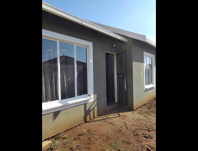 2 BEDROOM PROPERTY TO RENT IN ROSSLYN